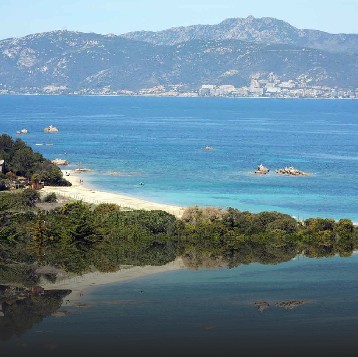 Vue sur la plage de la Stagnola